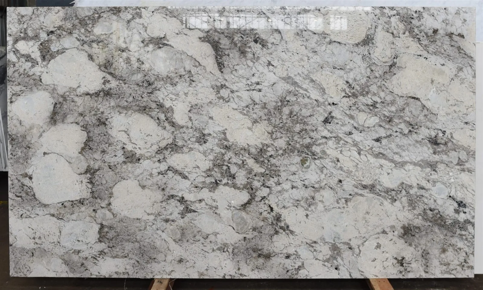 Cloud-White-Polished-Granite-Slab-Batch-1283-1G-scaled.jpg